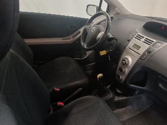 Toyota Yaris Yaris II (P9) Hatchback 1.3 16V VVT-i (2SZFE) [64kW]  (08-2005/11-2010=
) picture 9