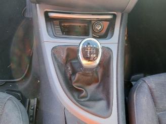 BMW 1-serie 1 serie (E87/87N) Hatchback 5-drs 116i 1.6 16V (N45-B16A) [85kW]  (06-=
2004/06-2011) picture 17