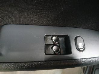 Hyundai I-30 i30 (FD) Hatchback 1.4 CVVT 16V (G4FA) [80kW]  (10-2007/11-2011) picture 13