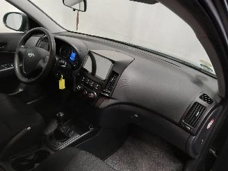 Hyundai I-30 i30 (FD) Hatchback 1.4 CVVT 16V (G4FA) [80kW]  (10-2007/11-2011) picture 8