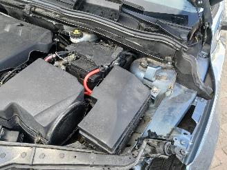 Volvo V-40 V40 (MV) Hatchback 5-drs 1.6 D2 (D4162T) [84kW]  (03-2012/12-2016) picture 31