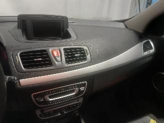 Renault Mégane Megane III Grandtour (KZ) Combi 5-drs 1.6 16V (K4M-858(K4M-R8)) [81kW]=
  (05-2009/08-2015) picture 16