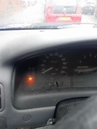 Toyota Corolla Corolla (E11) Hatchback 1.6 16V (4AFE) [81kW]  (05-1997/02-2000) picture 2