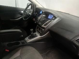 Ford Focus Focus 3 Hatchback 1.0 Ti-VCT EcoBoost 12V 100 (M2DA(Euro 5)) [74kW]  (=
02-2012/05-2018) picture 8