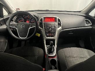 Opel Astra Astra J Sports Tourer (PD8/PE8/PF8) Combi 1.4 16V ecoFLEX (A14XER(Euro=
 5)) [74kW]  (10-2010/10-2015) picture 11
