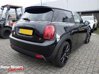 skadebil auto Mini Clubman Mini Electric Camden Edition Automaat 33kWh 2023/8