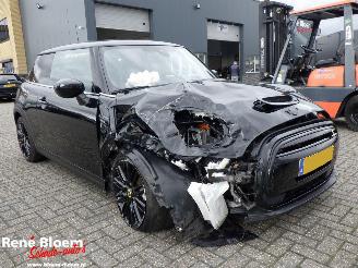 Mini  Mini Electric Camden Edition Automaat 33kWh picture 2