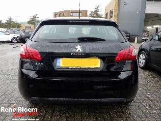 Peugeot 308 1.6 Blue HDI 120pk picture 3