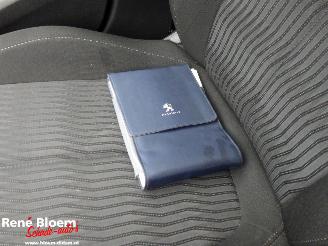 Peugeot 308 1.6 Blue HDI 120pk picture 19