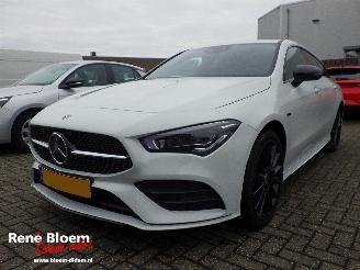 uszkodzony samochody osobowe Mercedes Cla-klasse 250e Premium Plus Aut 2020/11