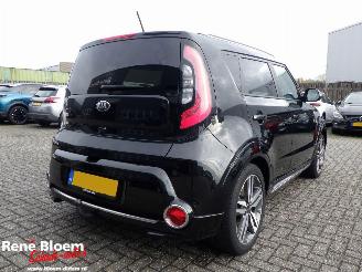 krockskadad bil auto Kia Soul 1.6 132pk Navi 5drs 2016/4