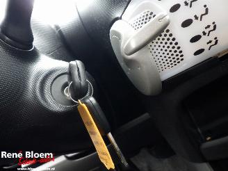 Peugeot 107 1.0 Active 5drs Airco picture 16