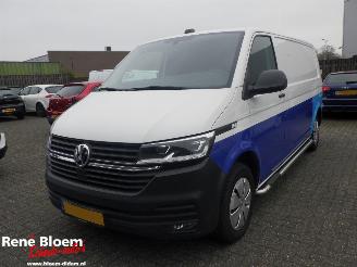 krockskadad bil bedrijf Volkswagen Transporter 2.0 TDi DSE 150pk L2H1 2021/6
