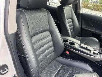 Lexus IS 300H 2.5 Hybrid 181pk aut + F1 Bus.Line Pro - navi - leer - stoelverw - cam - xenon - pdc v+a picture 50