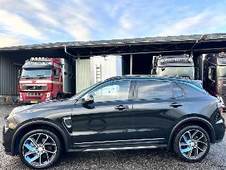 Voiture accidenté Lynk & Co 01 1.5 Plug-In Hybrid 7-Traps aut - nap - pano - navi - 360cam - stoelverw - 20inch - Infinity - pdc v+a 2023/4