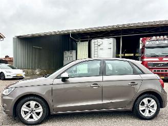 Voiture accidenté Audi A1 Sportback 1.0 TFSI 95pk Prol Pl 5drs - 68dkm - navi - pdc - stoelverw - bearlock - clima - cruise 2015/11