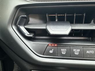 BMW 1-serie 118D 2.0 150pk 8-traps aut + f1 M-Sport - pano - front + line + side + park assist - sfeerverl - keyless - virtual picture 39