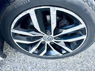 Volkswagen Golf 1.2 TSI 105pk 6-bak Highl 5drs - pano - nap - xenon - massage - navi - stoelverw - half leer - bearlock picture 78