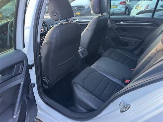 Volkswagen Golf 1.2 TSI 105pk 6-bak Highl 5drs - pano - nap - xenon - massage - navi - stoelverw - half leer - bearlock picture 36