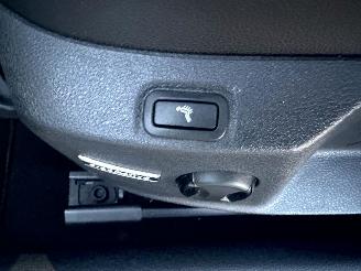 Volkswagen Golf 1.2 TSI 105pk 6-bak Highl 5drs - pano - nap - xenon - massage - navi - stoelverw - half leer - bearlock picture 16