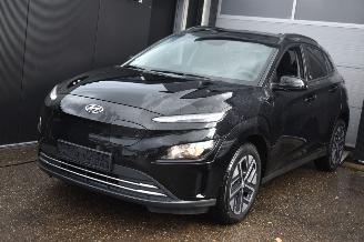 damaged passenger cars Hyundai Kona 39Kwh Comfort 136Pk SOH 100% 3FASE *Navi/Clima/Camera/stoelverwarming 2021/8