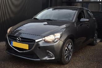 Damaged car Mazda 2 1.5 Skyactiv-g Dynamic+ 90Pk *Airco/Navi 2018/1