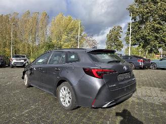 Damaged car Toyota Corolla 1.8 HYBR 2023/11