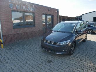 Unfallwagen Volkswagen Touran HIGHLINE 7-PERSOONS DSG ALCANTARA 2022/12