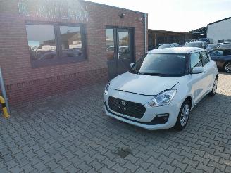 Suzuki Swift  picture 1