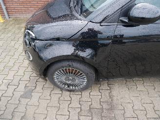 Fiat 500E ICON CABRIO picture 5