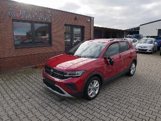 damaged passenger cars Volkswagen T-Cross LIFE LED VIRTUAL COCKPIT 2024/6