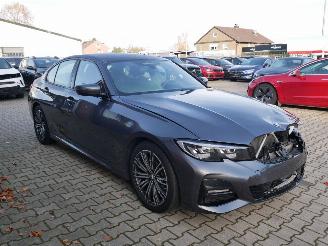 BMW 3-serie 320 i M-SPORT HEAD UP ALCANTARA LED picture 2