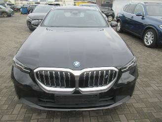Schadeauto BMW i5 i5 E-Drive40 AUT. Touring  Navi Leer Camera Led StoelVerwarming..... 2024/8