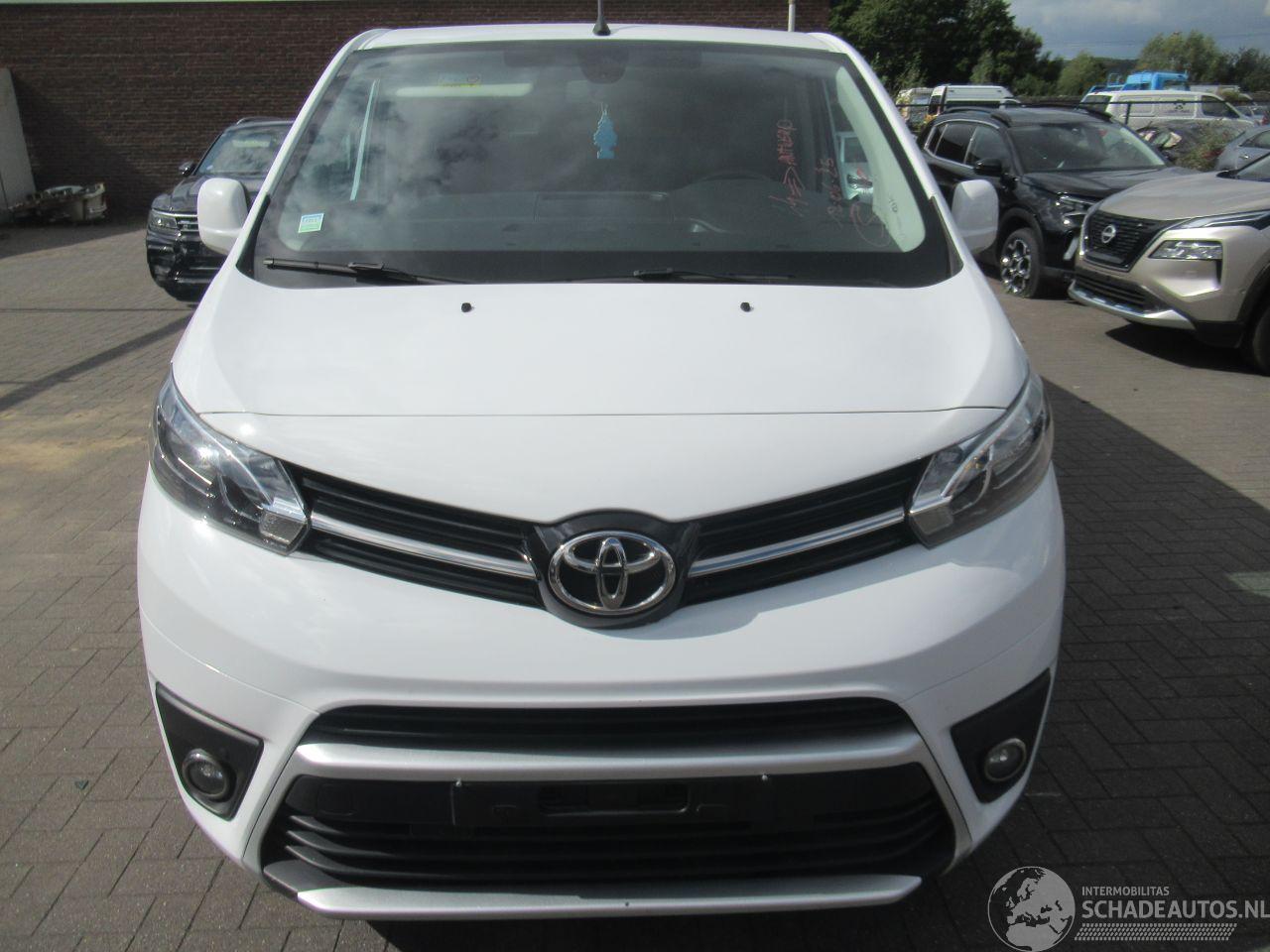 Toyota ProAce Verso 2.0D DubbelCab 2xSchuifdeur 6-Zits Airco Navi Camera StoelVerwarming CruiseControl.......