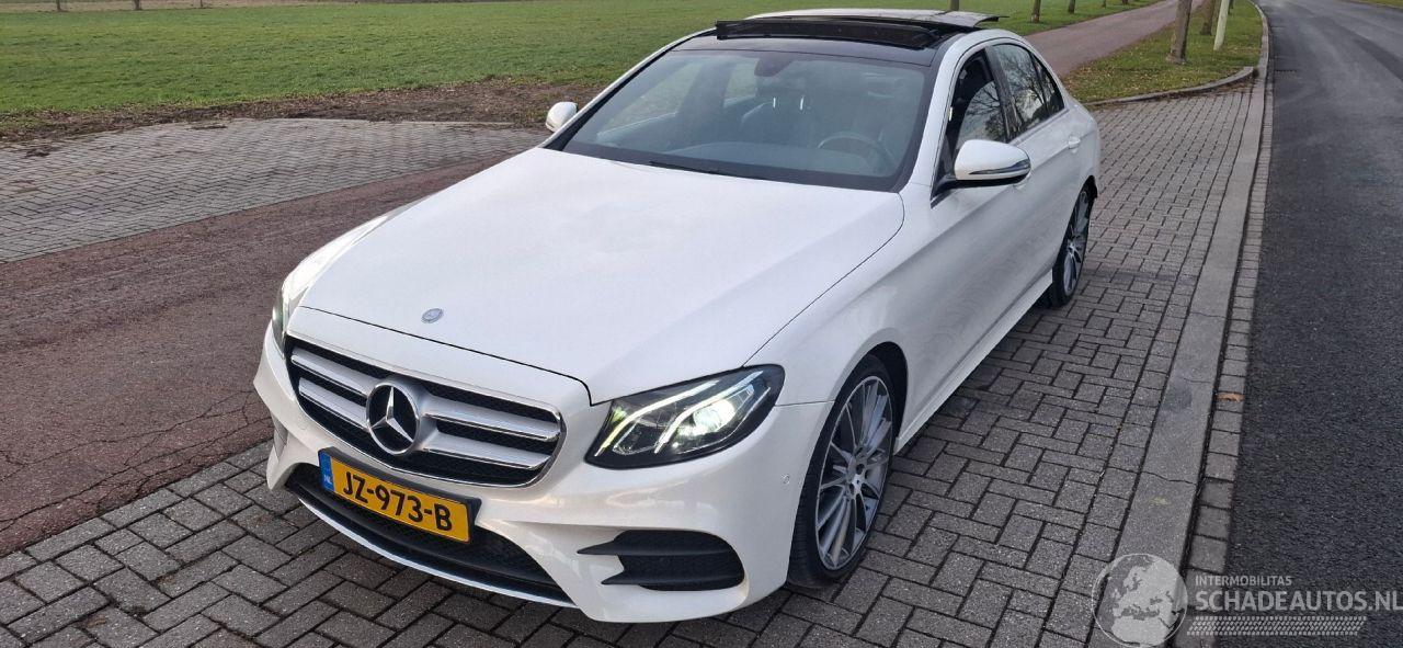 Mercedes E-klasse E200 Aut. AMG-LINE  AmbientLight  HalfLeer Navi Pano/SchuifDak StoelVerwarming NL-AUTO Schadevrij