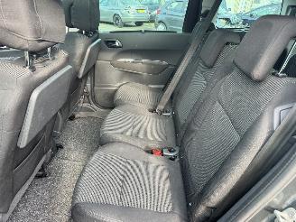 Peugeot 5008 1.6 THP Family 7p picture 12