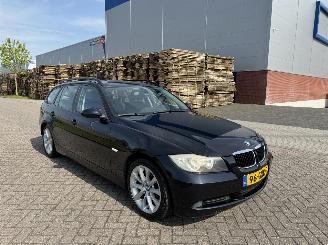 dommages BMW 3-serie 318 i  Clima - Navi