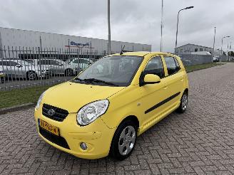 Kia Picanto 1.0 46kw AIRCO picture 1