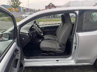 Volkswagen Up! 1.0 44kw Airco picture 12
