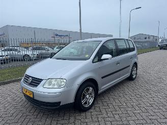Unfallwagen Volkswagen Touran 1.6 75kw 7-PERSOONS 2004/1