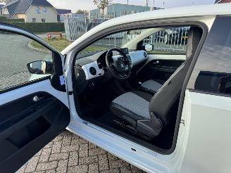 Volkswagen Up! White Up Navi picture 9