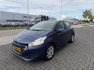 škoda osobní automobily Peugeot 208 1.2 VTI 60Kw AIRCO 2012/12