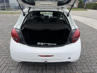 Peugeot 208 1.2 VTI 60Kw AIRCO NAVI picture 20
