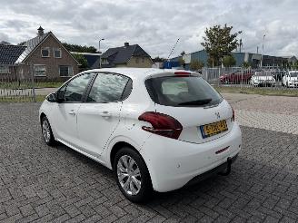 Peugeot 208 1.2 VTI 60Kw AIRCO NAVI picture 3