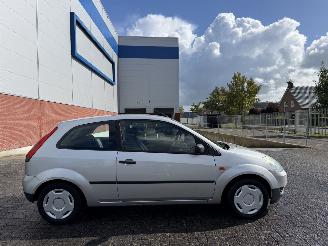 Vaurioauto  passenger cars Ford Fiesta 1.3  Style 2004/6