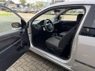 Ford Fiesta 1.3  Style picture 9