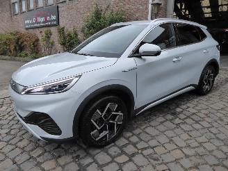 krockskadad bil auto BYD Atto 3 Design 2024/8