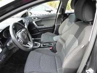 Kia Ceed  picture 11