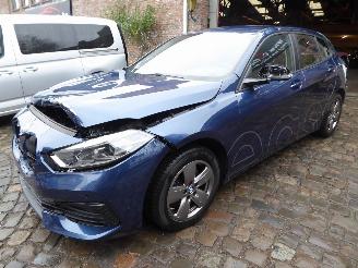 Vaurioauto  passenger cars BMW 1-serie 116 d Advantage 2023/3