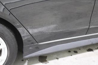 BMW i4  picture 5